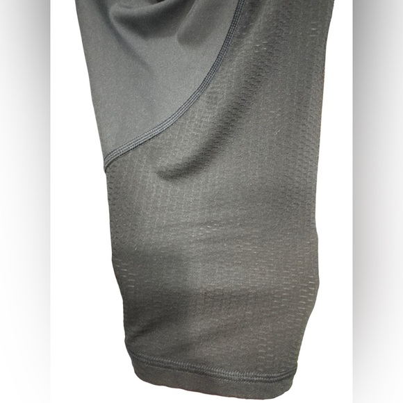 ATHLETA CROPPED LEGGINGS - Picture 3 of 3